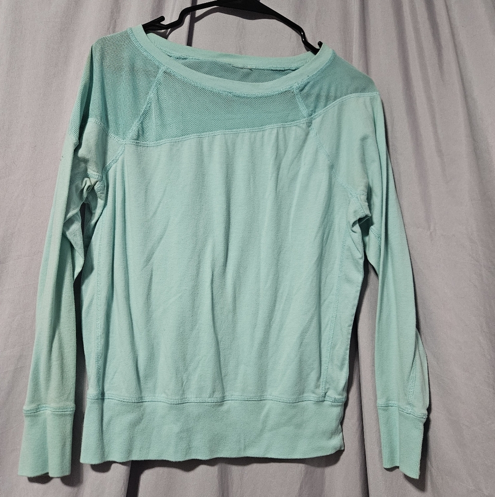 Women's Aqua Long Sleeve Work Out Top With‎ Mesh Panels At Top